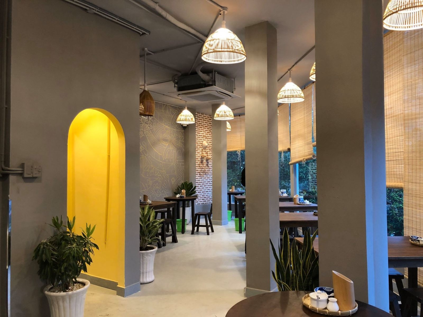 QUÁN ĂN GÁNH ƯỚT 1960 - PHAN XÍCH LONG